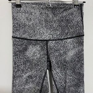 Lululemon wunder under